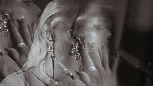 Découvrez &lsquo;Bookends&rsquo; : Le Nouveau Single des U.S.&nbsp;Girls