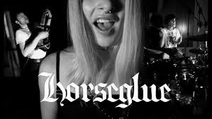 Ekko Astral: Découvrez le Single Hypnotique &lsquo;horseglue&rsquo;