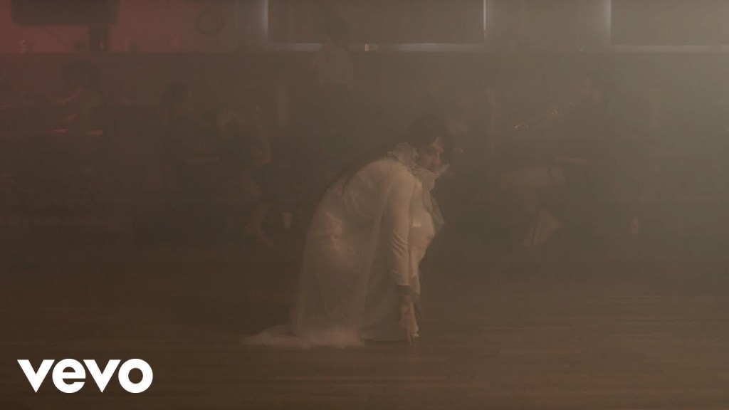 Ora Cogan dévoile un nouveau&nbsp;single