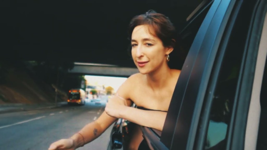 Johanna Samuels dévoile un nouveau single