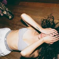 Rivkah Reyes dévoile un nouveau single