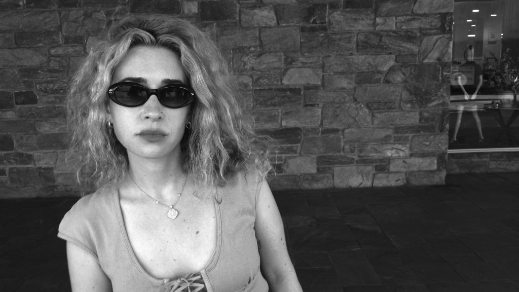 Blondshell dévoile « Fur Elise », dernier extrait de son nouvel album&nbsp;Violins
