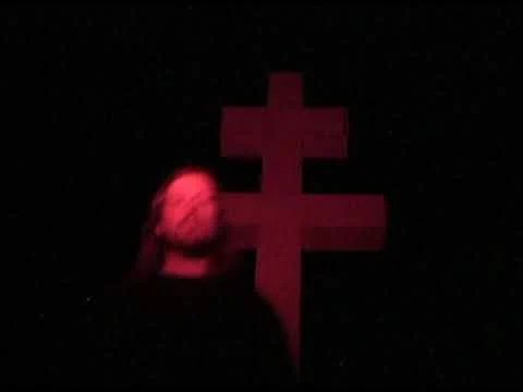 FATHER HELL prépare son premier album Trust Some Machines avec « Bottle That Happiness&nbsp;»