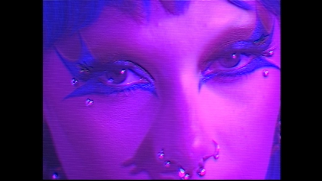 Niis dévoile « No Flowers », nouvel extrait de l’EP Play&nbsp;Niis