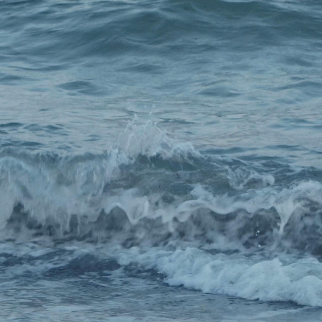 Kwamie Liv signe son retour après six ans avec « No One Owns the Sunrise »