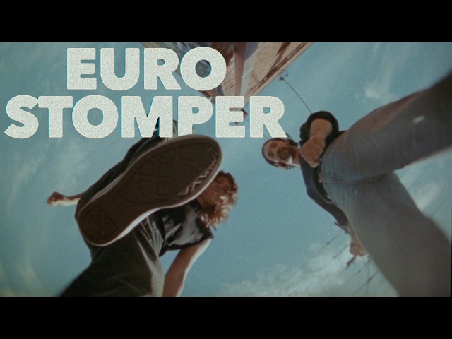 Party Dozen annoncent 21 Bum Salute et dévoilent « Euro Stomper&nbsp;»