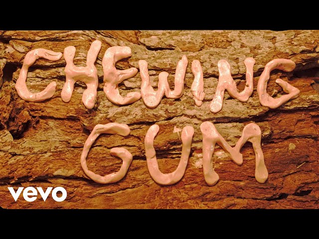 Sen Morimoto présente « Chewing Gum » avec Kaina Castillo avant Time Is On Your Side