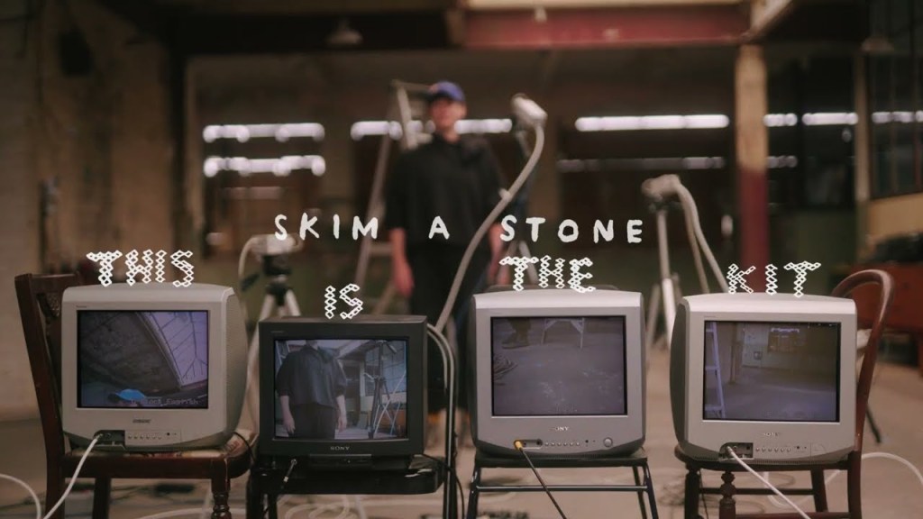 This Is The Kit annonce Ghost Coat et dévoile « Skim a Stone&nbsp;»