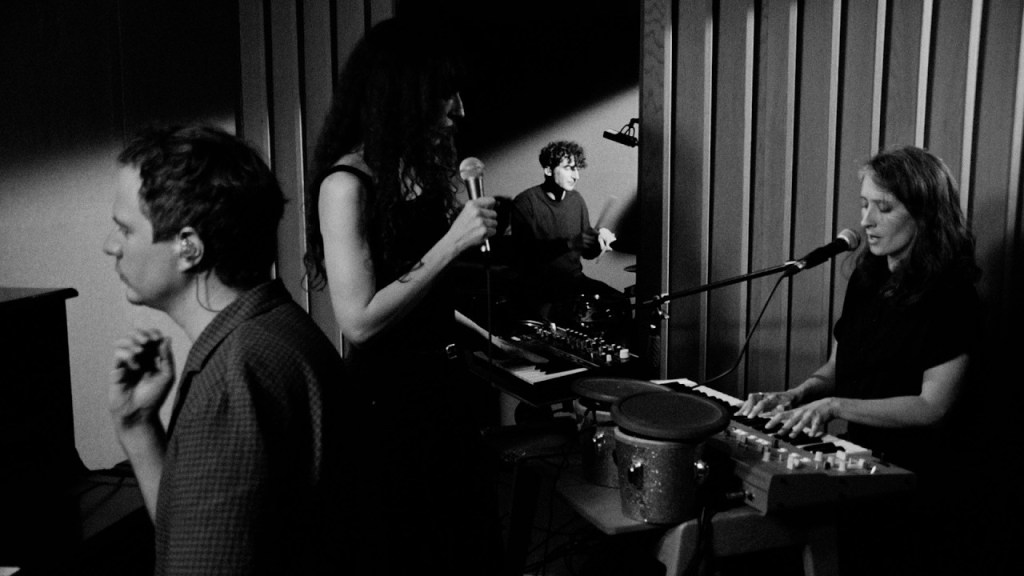 Ex:RE dévoile « Sleep », nouvel extrait de l’album Save As d’Elena&nbsp;Tonra