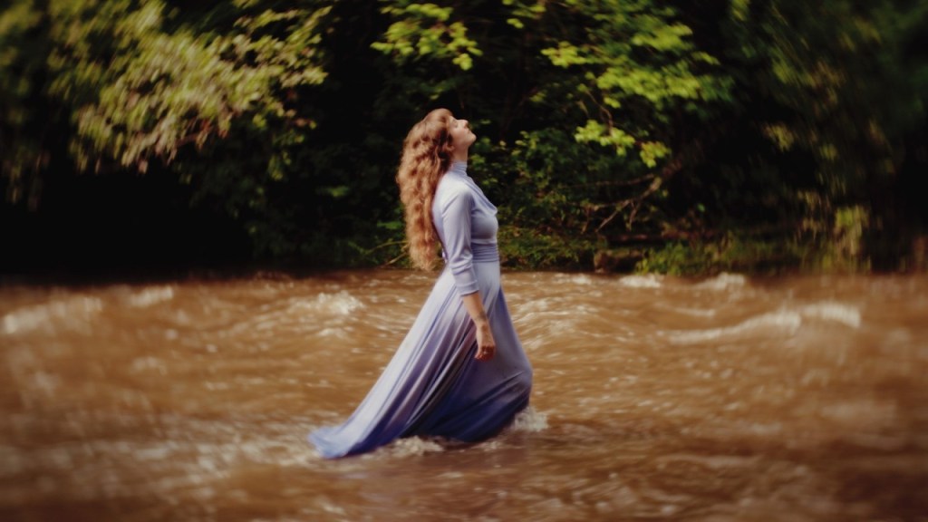 Hannah Frances dévoile son nouveau single « Circadian Heart » et son&nbsp;clip