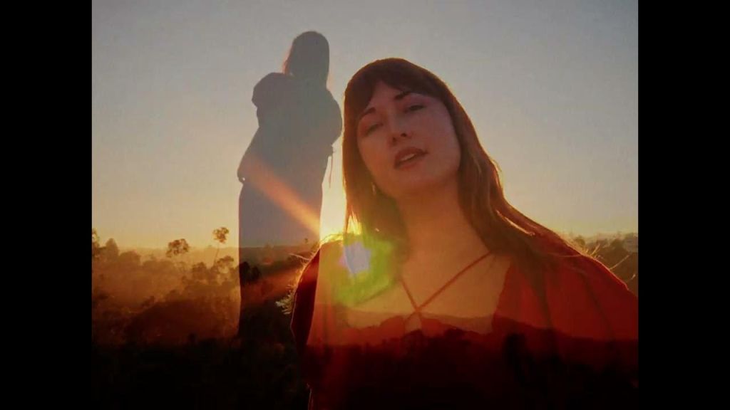 Jess Williamson dévoile « Hum Of The City », nouvel extrait de A Mile South of&nbsp;Heaven