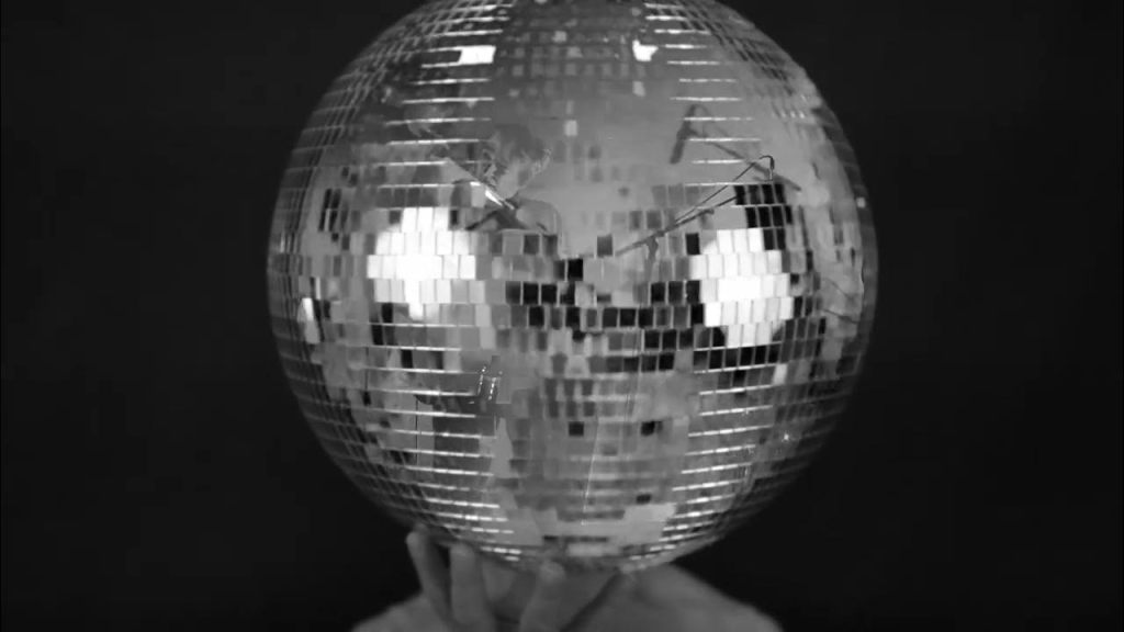Shudder to Think dévoile le clip de « Release the Ball », extrait de l’album Who Sent You
